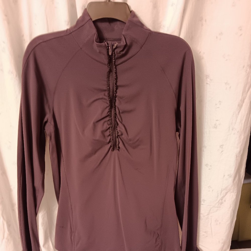 Lululemon pullover w/front zipper and tiny ruffle trim
